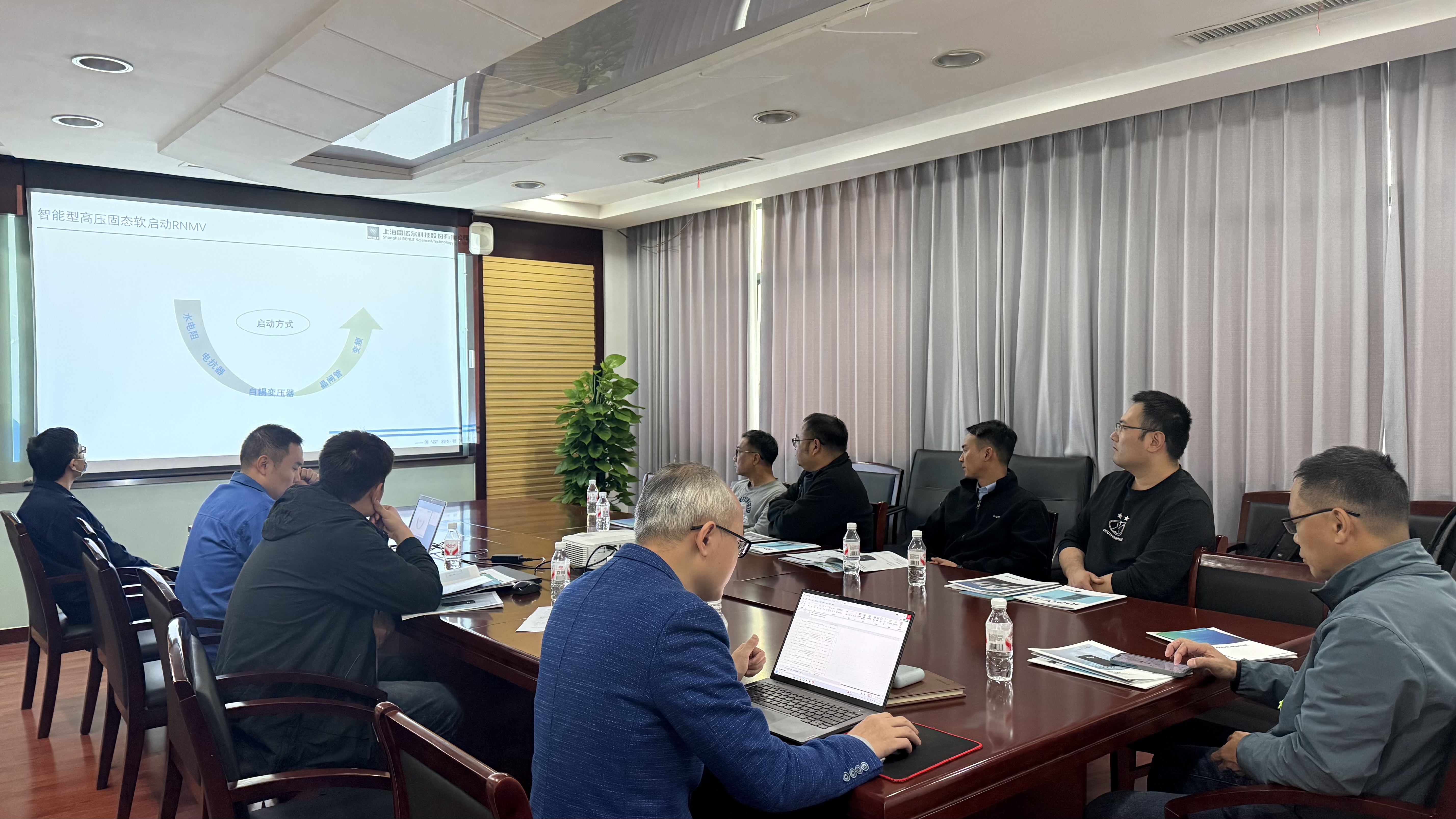 2cafce3f-b1cc-4b9b-8fb2-17b748de3e06.jpg